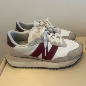 Women’s New Balance used size 8.5!